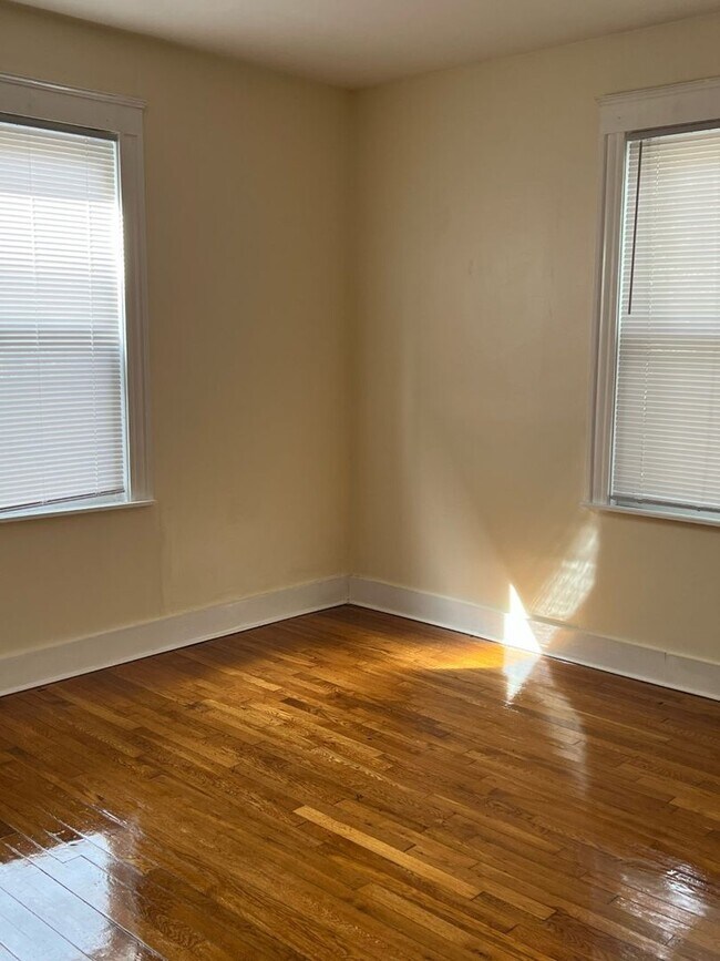 Photo - 64 Whitten St Unit 1