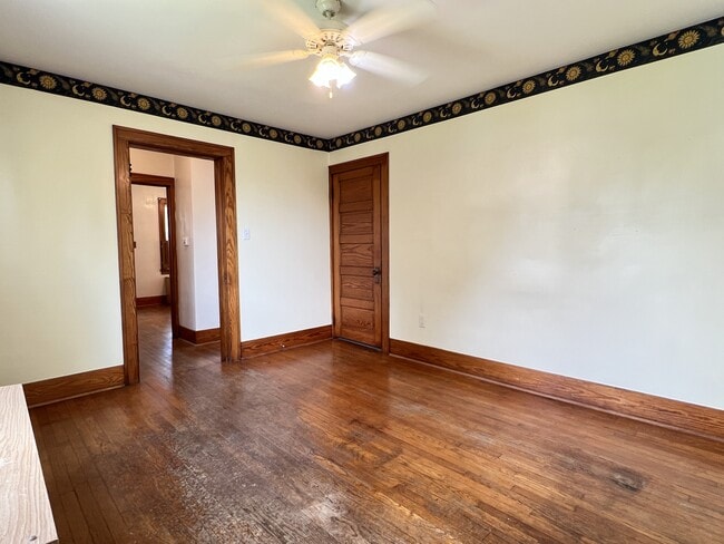 Photo - 1550 W 3rd St Unit 1