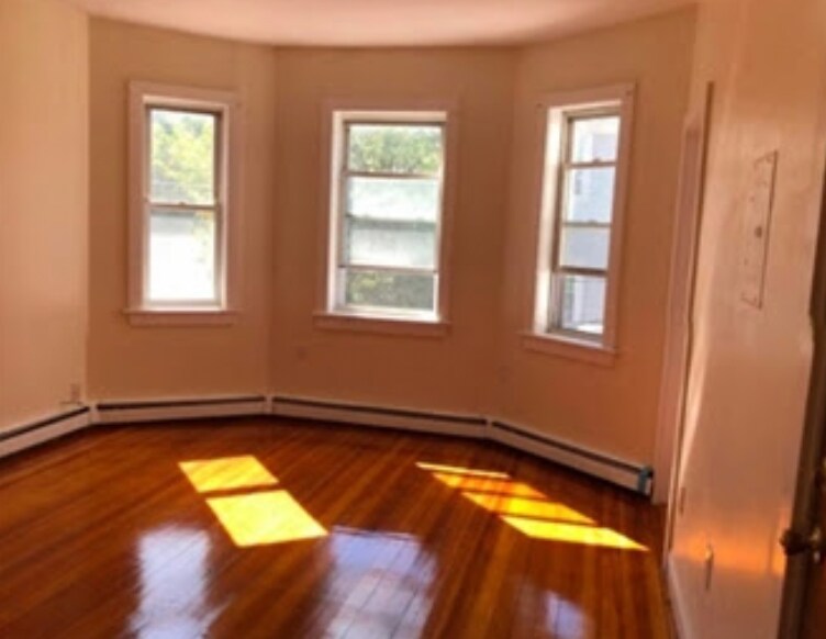 Photo - 10 Upland Rd