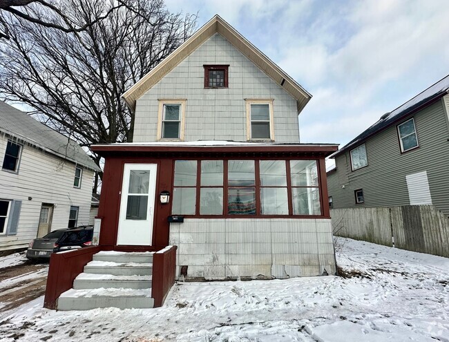 Building Photo - 267 Main St Unit 2 Rental