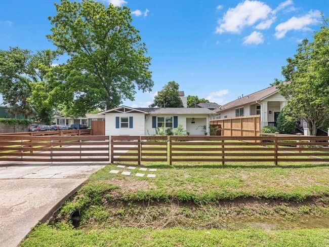 Photo - 1207 Archer St Casa