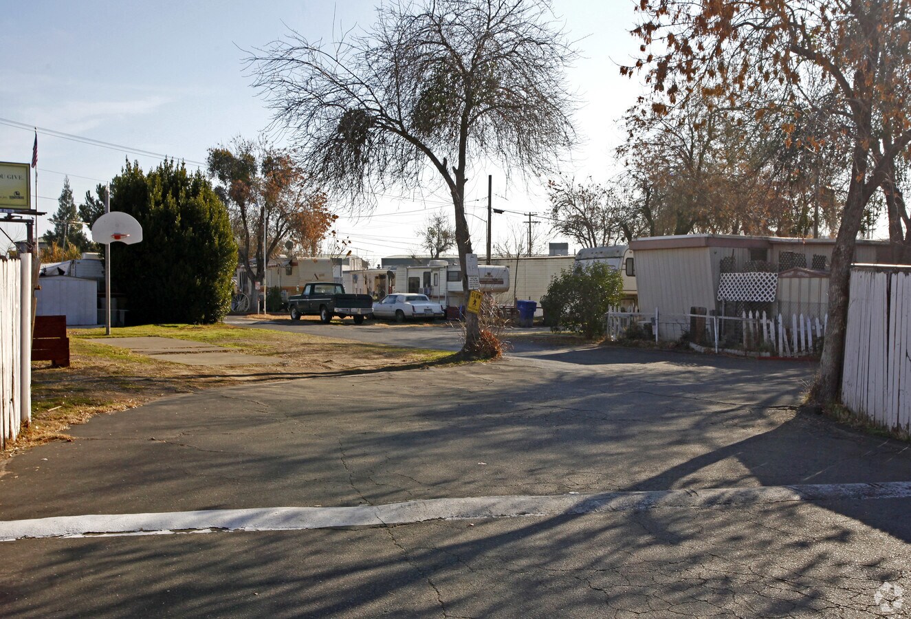 Photo - All Star Trailer Park Apartments