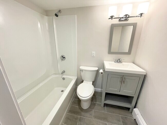 Photo - 174 Bolton St Unit 1