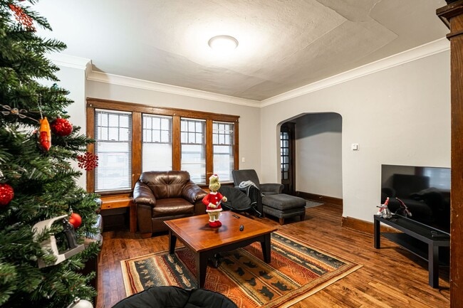 Photo - Oakland Lower 1/2 block to UWM