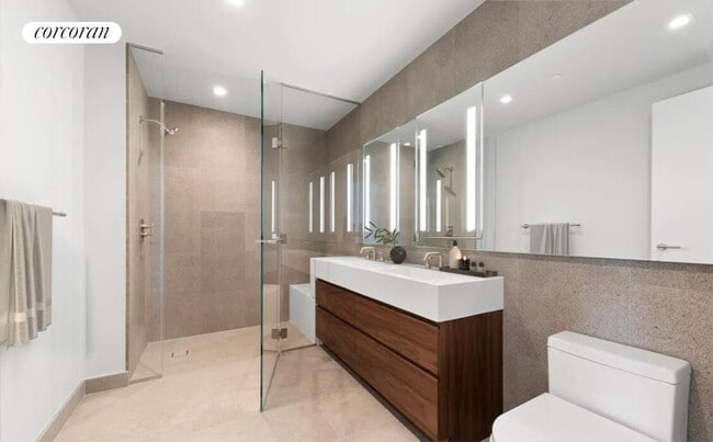 Photo - 360 E 89th St