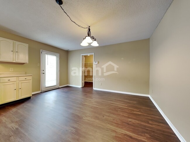 Photo - 10215 Noble Ct