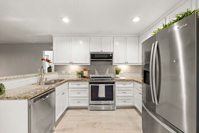 Photo - 7630 Lady St