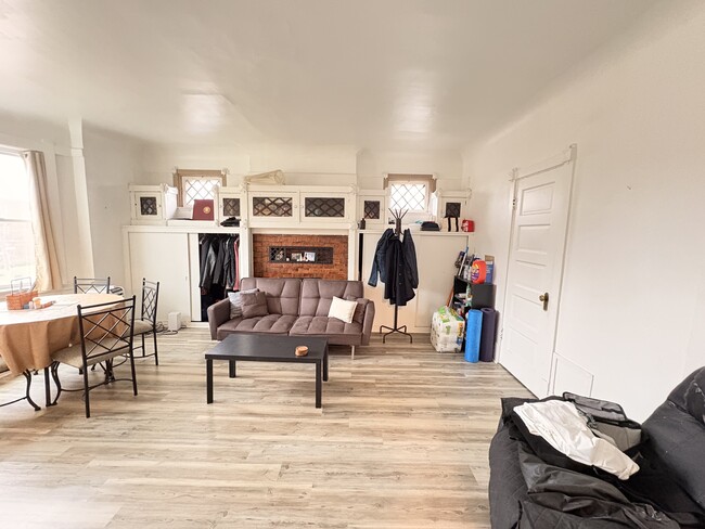 Photo - 5718 Ellsworth Ave Unit Apt 2