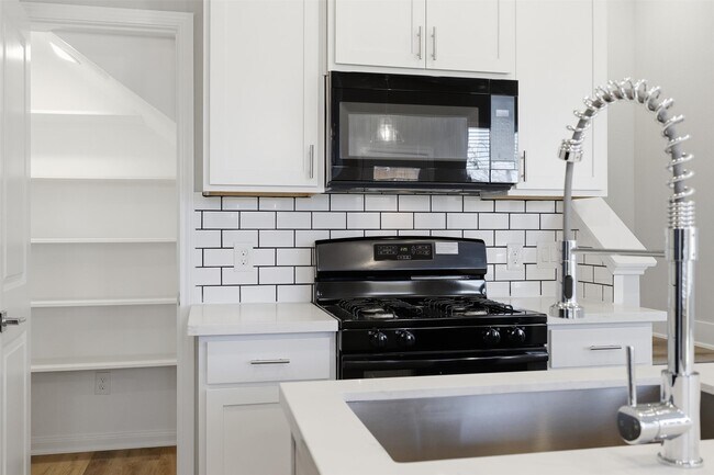 Photo - 9914 Clark Cyn Ln