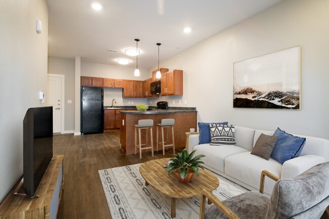 Living Room - The Residence at Alsbury Apartments