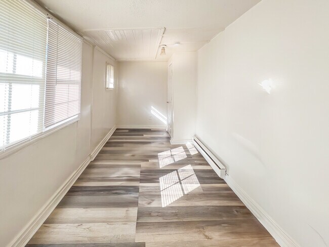 Photo - 1102 Custer St