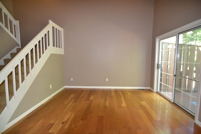 Photo - 31 E Bluff Rd