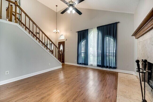 Photo - 4460 Junction Dr