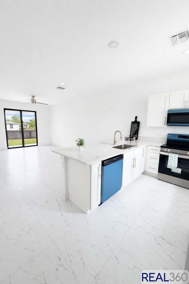 Photo - 2416-2418 Xelda Ave N Unit 2418