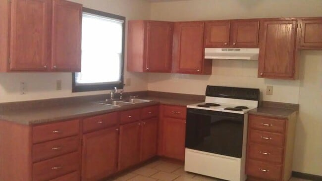 Photo - 3 br/1 ba - Great home/Great Space/Great Price