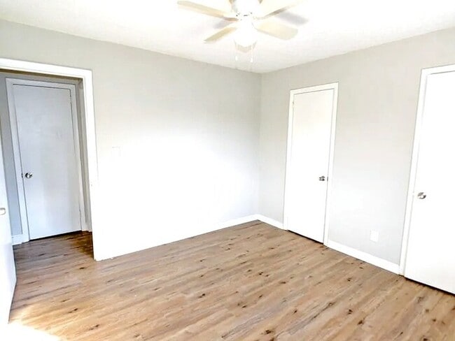 Photo - 2032 Stouts Rd Unidad j