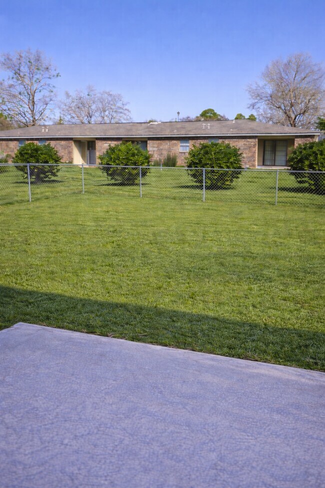 Photo - Trailwood Village Apartments