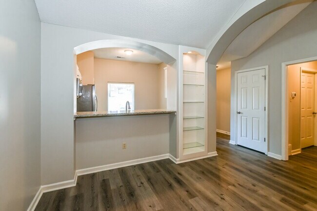 Photo - 5822 Michaelson Dr