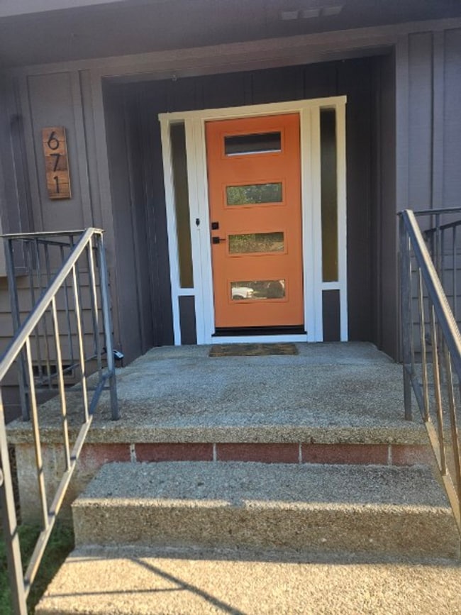 Photo - Available Now in Lakeport