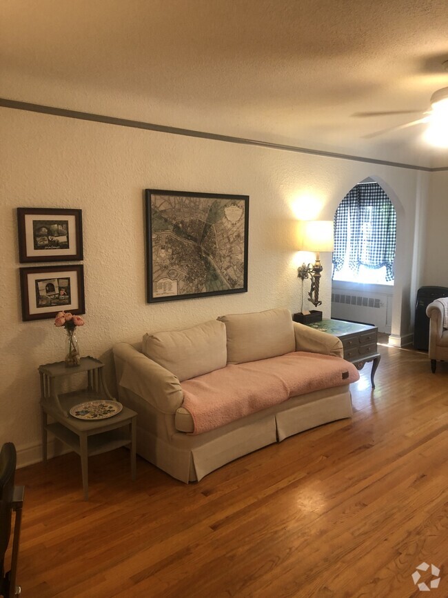 Building Photo - 1060 N Washington St Unit 305 Rental