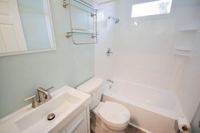 1751-1753 1st St NW - 1751-1753 1st St NW Apartment Unit 1753