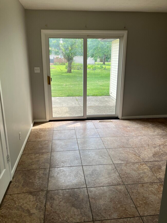 Photo - 410 E Shay St