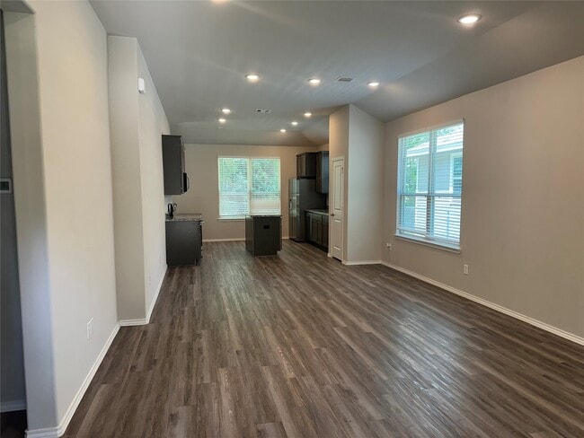 Building Photo - 119 Navajo Dr Rental