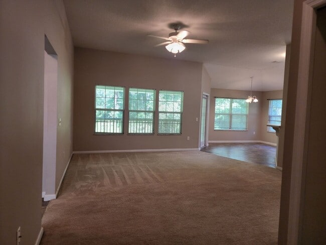 Building Photo - Coming Soon To Tour! Lake City Pet Friendl... Rental