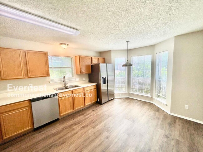 Photo - 10908 Deauville Cir S