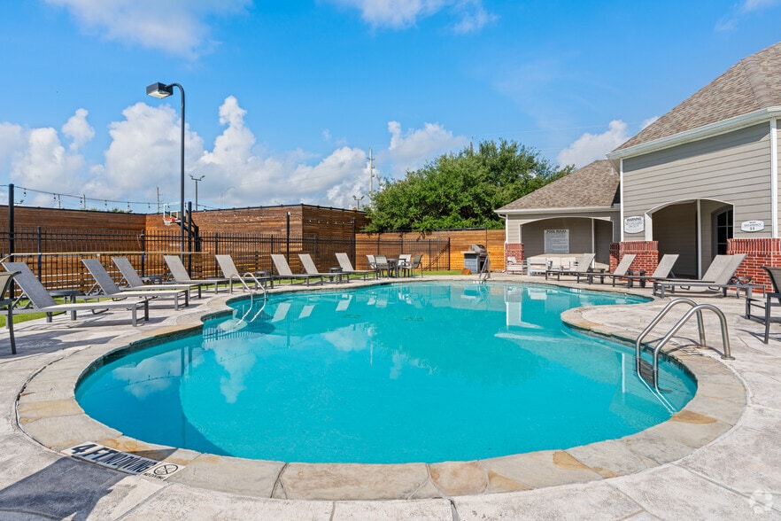 Resort-Style Pool