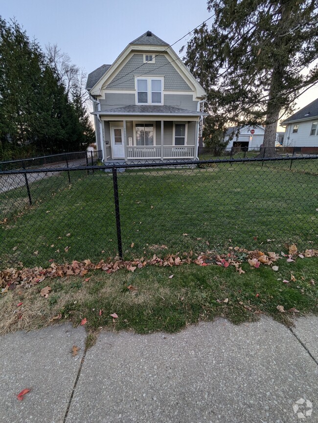 Building Photo - 2015 Johnson Ave NW Unit Upper Rental