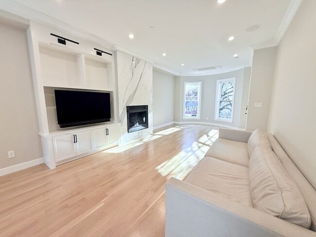 Photo - 143 Warren Ave Unidad 2