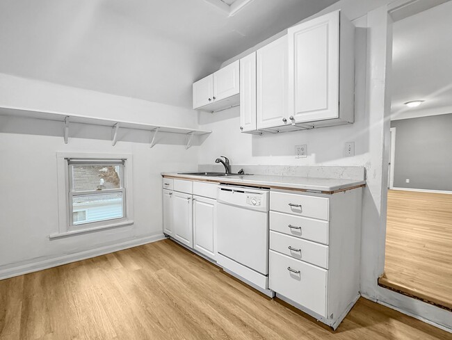 Photo - 129 Palmer St NE Unit 2