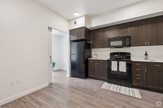 1BR, 1BA - 453SF: Living Room - El Camino Real