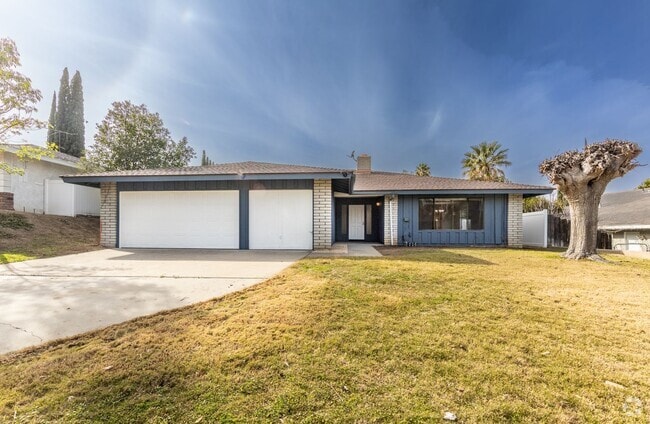 Building Photo - Remodeled Single Story Home off Huron St.