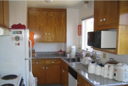 Typical Unit Interior - The Oxford Manor Apartments