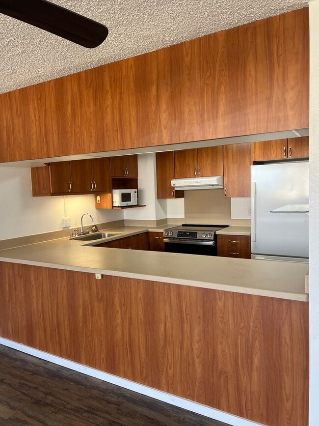 Photo - Kukui Plaza - 3 Bedroom 2 Bath 1 Parking Unit 1102