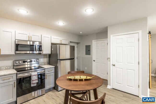 Photo - 1329 Riverdale Dr Unit 4