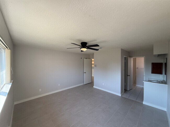 Photo - 5850 Fallengate Dr