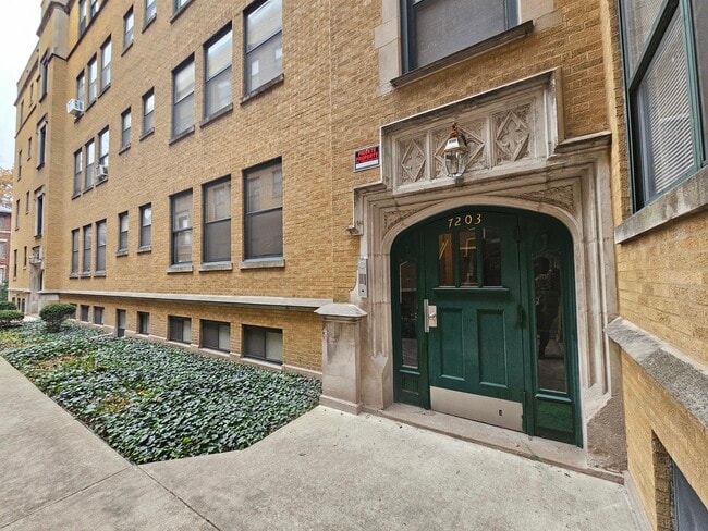 Photo - 7203 S Yates Blvd Unit 1A