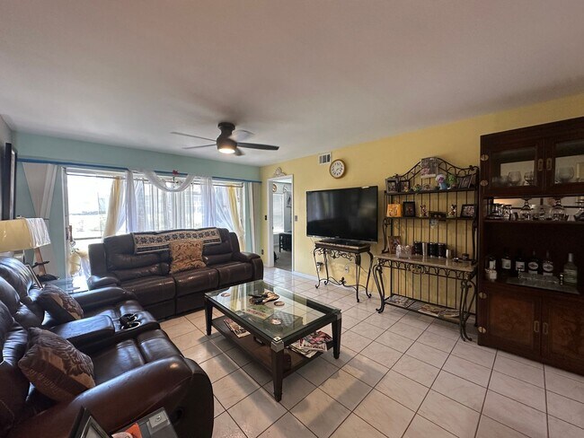 Photo - ANNUAL RENTAL - FURNISHED 2 BED / 2 BATH I...