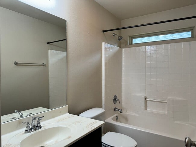 Photo - 6020 Grace Ave