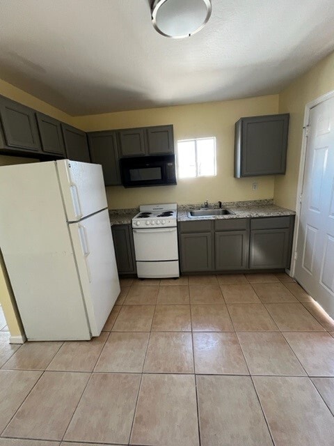 Building Photo - 2745 E Willetta St Unit 1