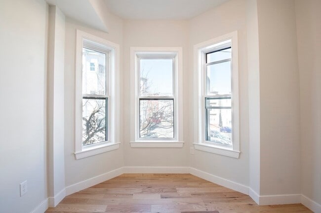 Photo - 275 Webster St Unit #3