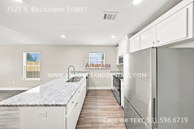 3321 Broadway St