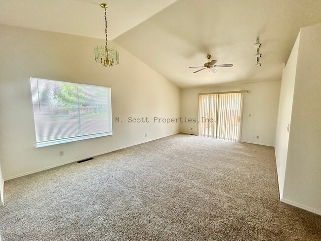 Photo - 1449 N Marion Russell Dr