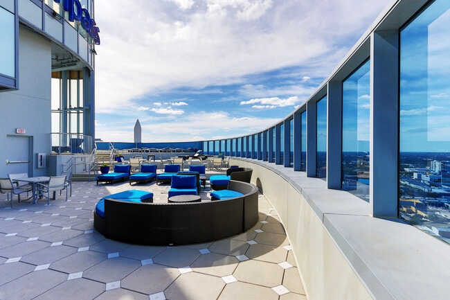 Rooftop Pool Deck - Aspire Orlando