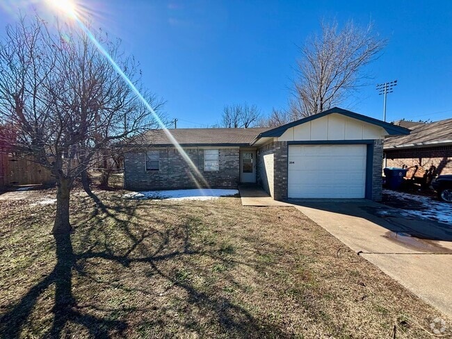 Building Photo - Three Bedroom Home in Tuttle! NEW PHOTOS C...