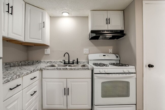 Photo - Oakwood Garden Apartments