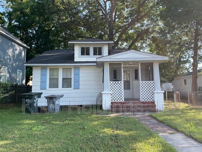 Building Photo - 636 Milford Ave